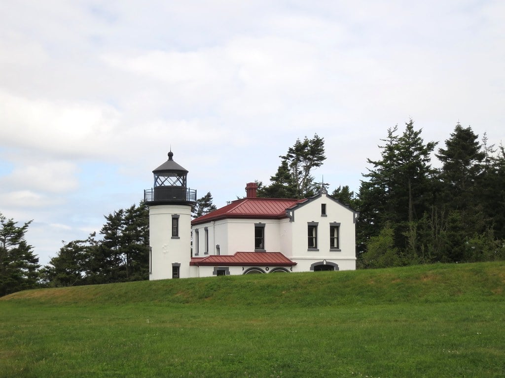 Photo of Admiralty Head Lighthouse