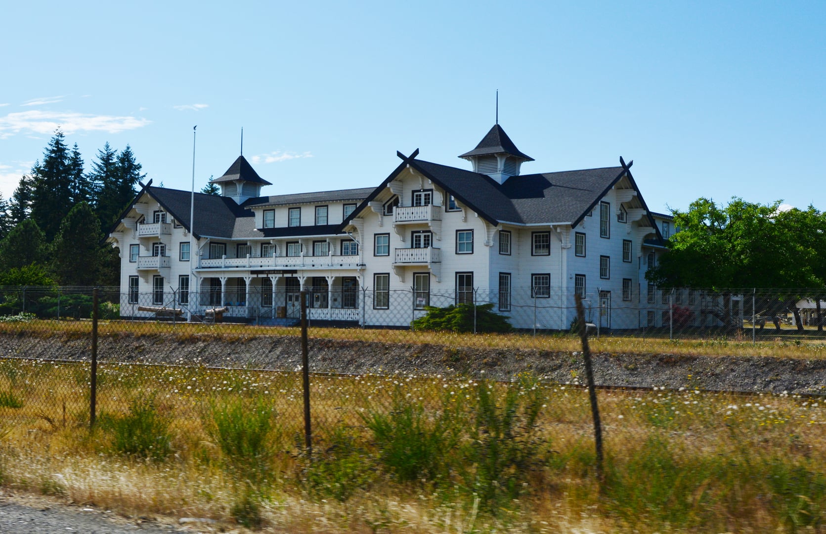The Lewis Army Museum, housed in the former 1918 Red Shield Inn at Joint Base Lewis-McChord, Washington, seen from Interstate 5