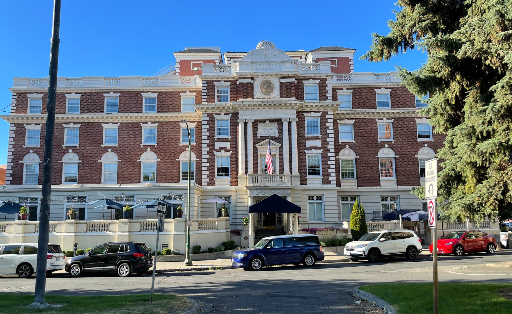 Exterior of the 1910 Georgian Revival Spokane Club building at 1002 W Riverside Avenue in downtown Spokane, Washington, designed by architect Kirtland Cutter