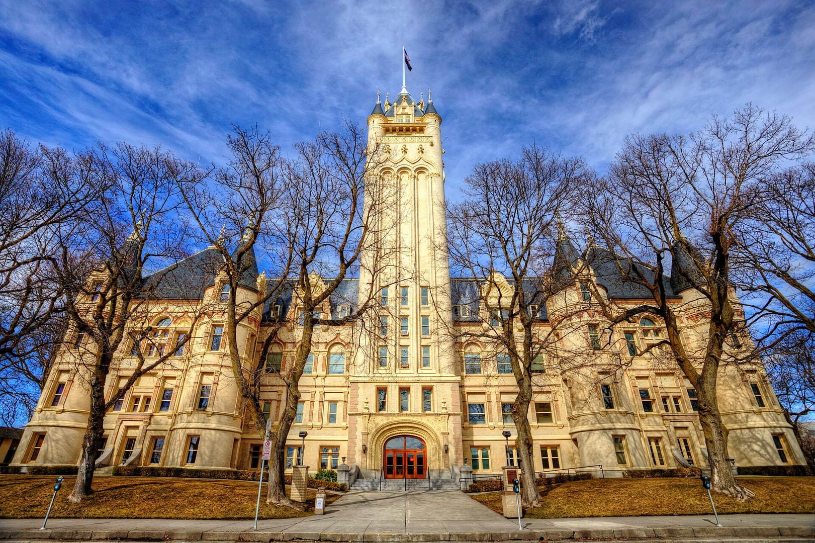 Front exterior of the 1895 Spokane County Courthouse along W Broadway Avenue in Spokane, Washington, a French Renaissance Châteauesque landmark by architect Willis A. Ritchie.