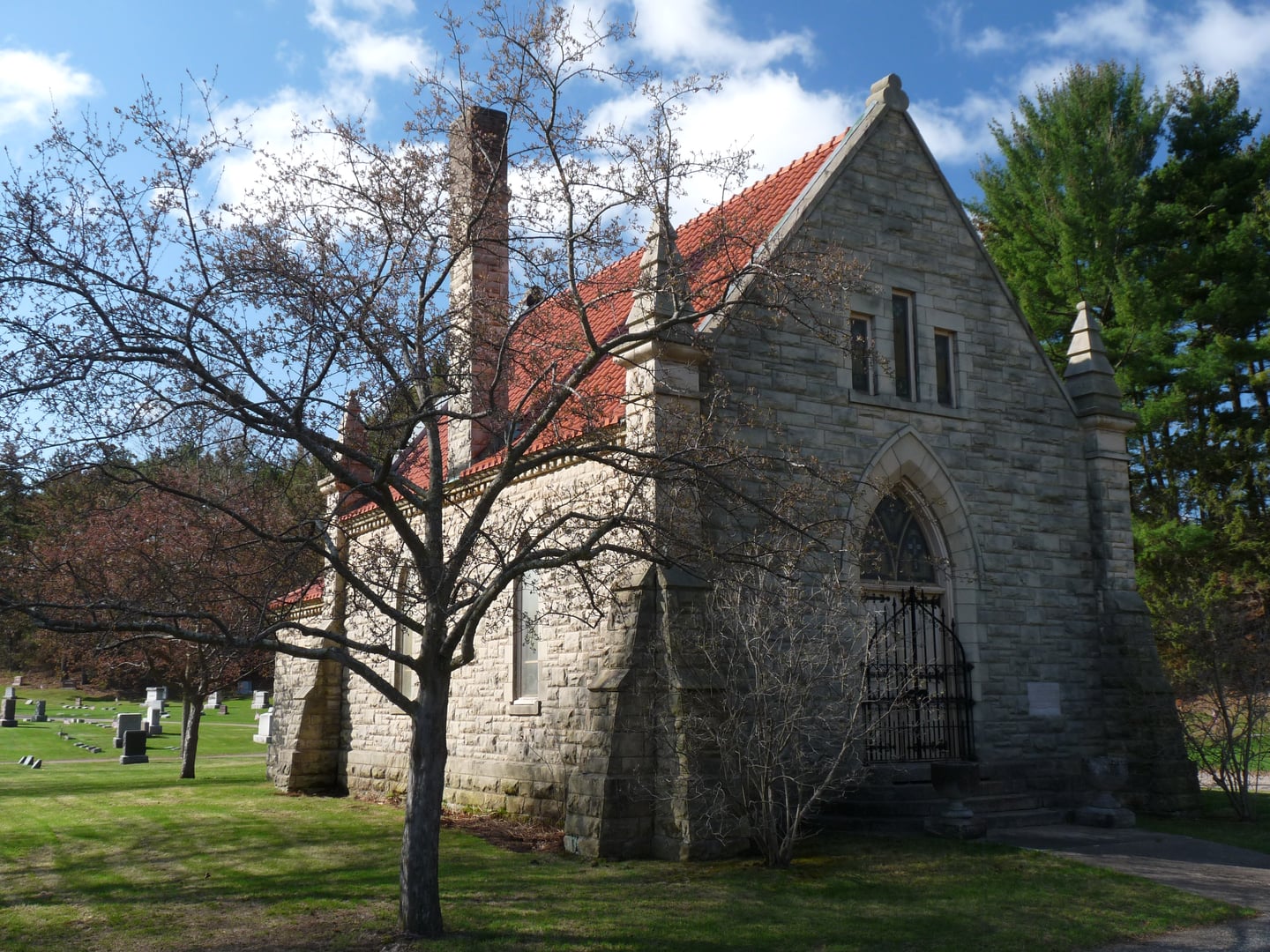 Photo of Forest Hill Cemetery and Putnam Chapel