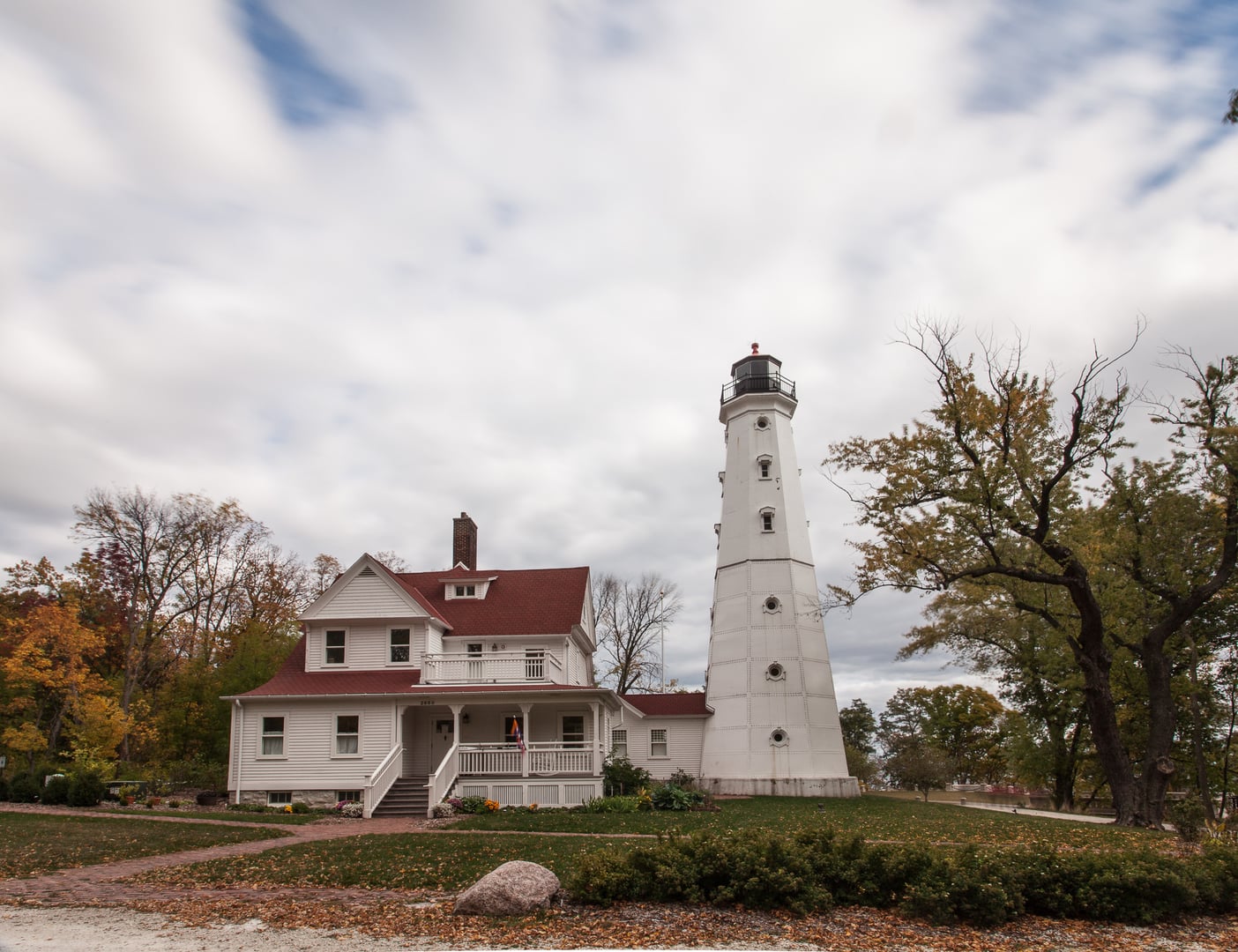 North Point Lighthouse cast-iron tower and Queen Anne keeper's quarters in Milwaukee's Lake Park
